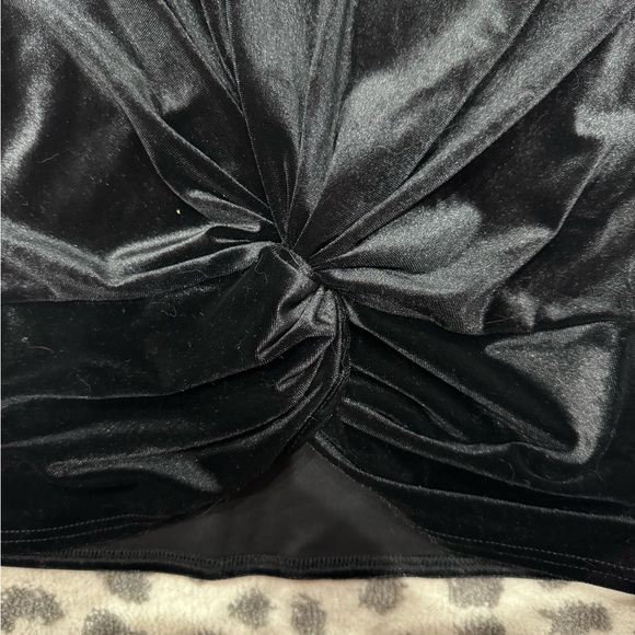 Women’s Aqua Tshirt with bottom Knot - black - sz medium - NWT - Picture 9 of 9